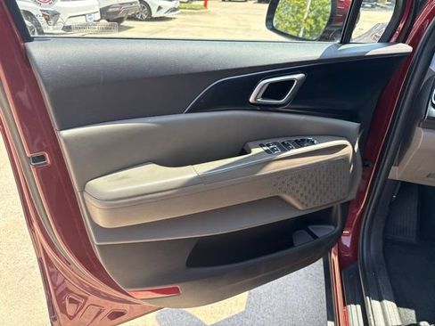 Certified 2025 Kia Carnival FWD image 16
