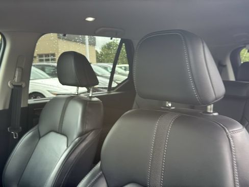 Used 2025 Honda Pilot EX-L image 13