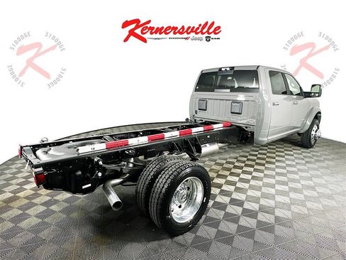 New 2026 RAM 4500 4x4 Crew Cab DRW image 7