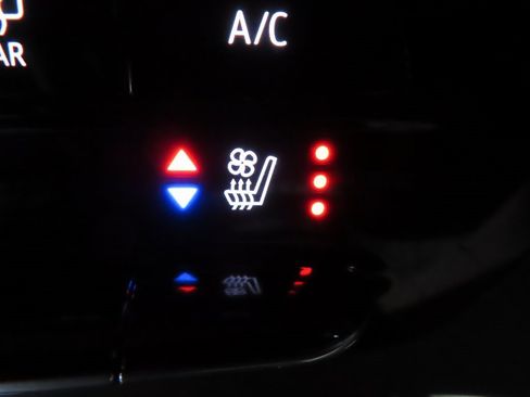 Used 2023 Buick Envision Avenir image 9