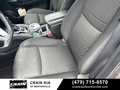 Used 2018 Nissan Rogue SV AWD/4WD image 19