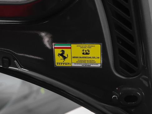Certified 2022 Ferrari F8 Tributo RWD image 18