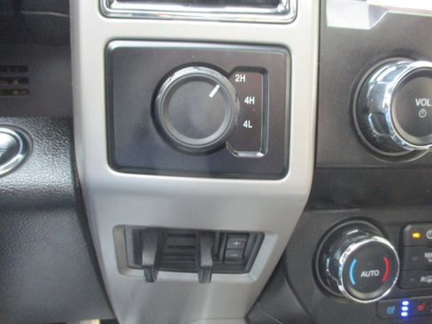 Used 2019 Ford F350 Lariat w/ Lariat Ultimate Package AWD/4WD image 18