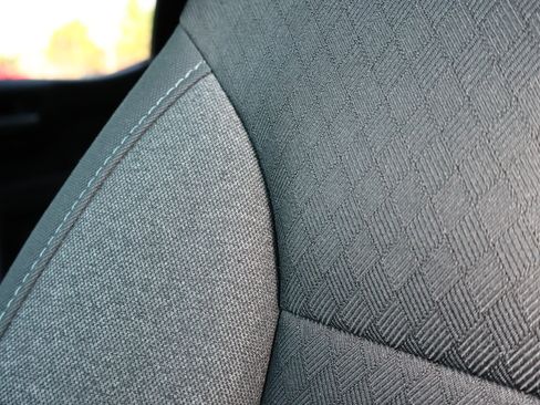 Used 2021 Chevrolet Silverado 1500 LT w/ Bed Protection Package image 11