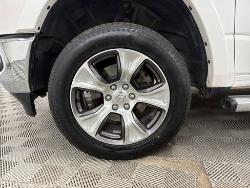 Used 2019 RAM 1500 Laramie RWD image 10