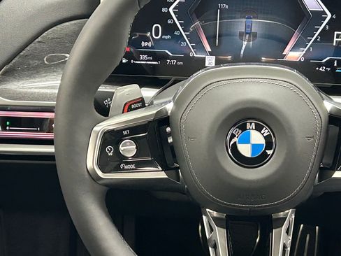 Used 2025 BMW 760i xDrive w/ Executive Package AWD/4WD image 11