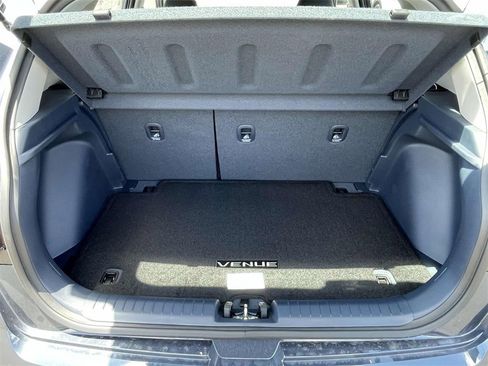 New 2025 Hyundai Venue Limited image 8