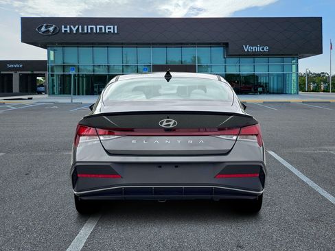 New 2026 Hyundai Elantra SEL Sport FWD image 25