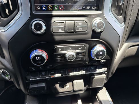 Used 2023 GMC Sierra 2500 SLT w/ SLT Preferred Package AWD/4WD image 40