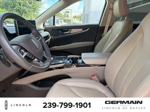 Used 2023 Lincoln Nautilus FWD w/ Premium Package image 12