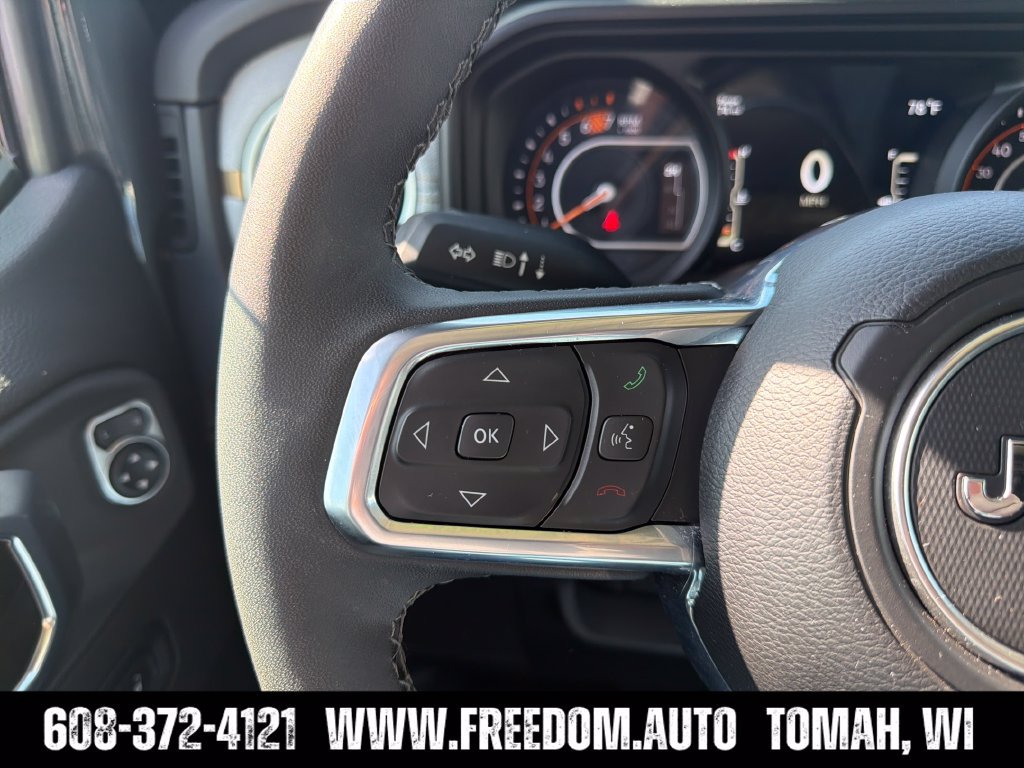 Used 2026 Jeep Wrangler Unlimited Sahara AWD/4WD image 16