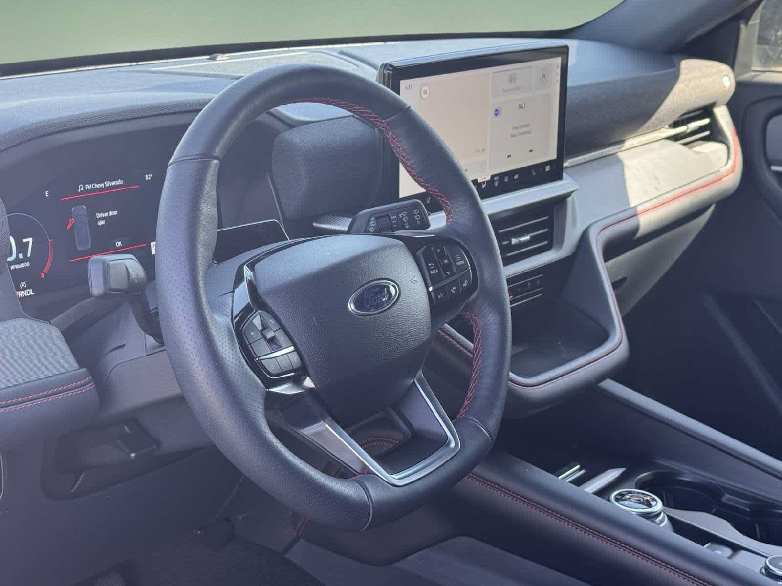 Used 2025 Ford Explorer ST-Line w/ ST-Line Street Pack AWD/4WD image 9