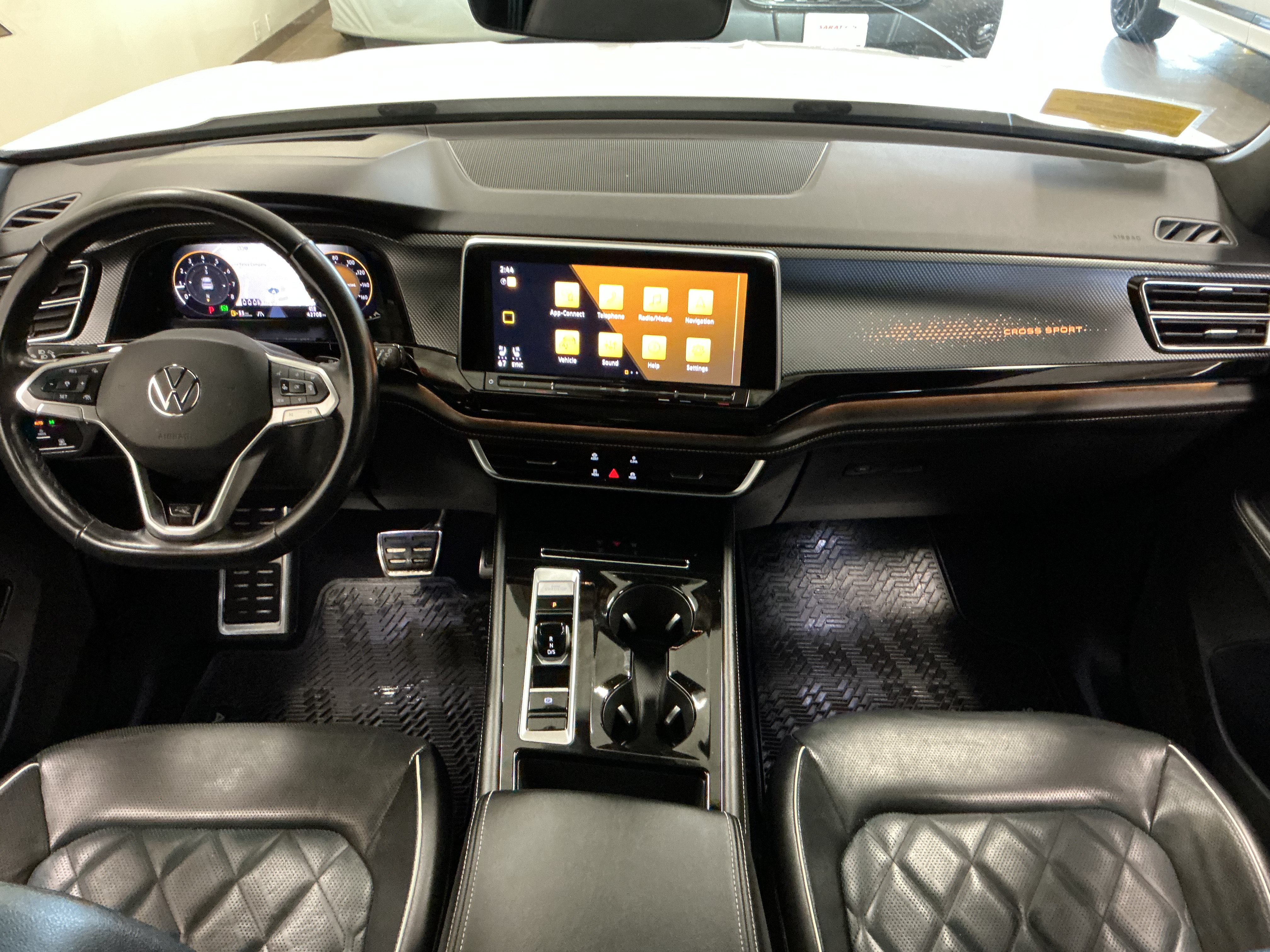 Used 2024 Volkswagen Atlas Cross Sport SEL Premium R-Line AWD/4WD image 11