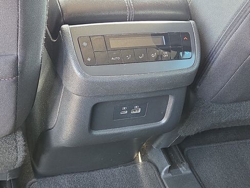 Used 2024 Nissan Pathfinder SV FWD image 12