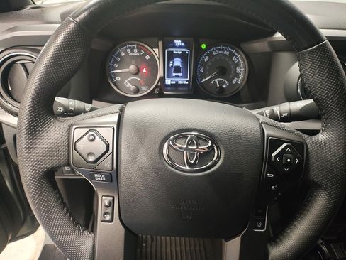 Used 2022 Toyota Tacoma TRD Sport image 27