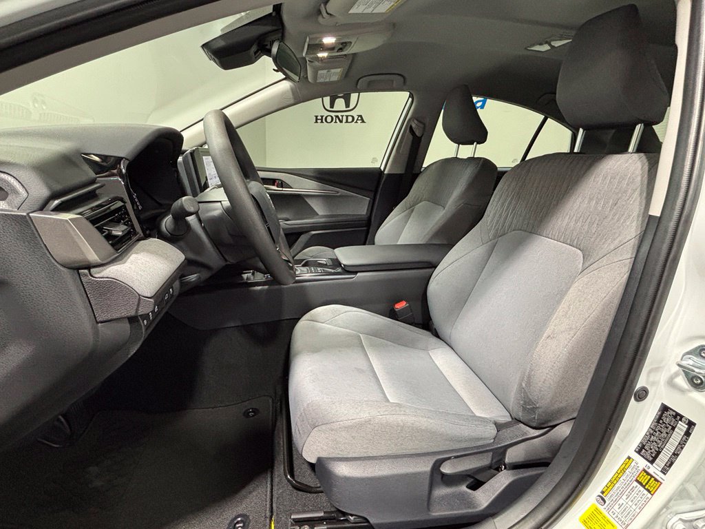 Used 2025 Toyota Camry LE FWD image 22