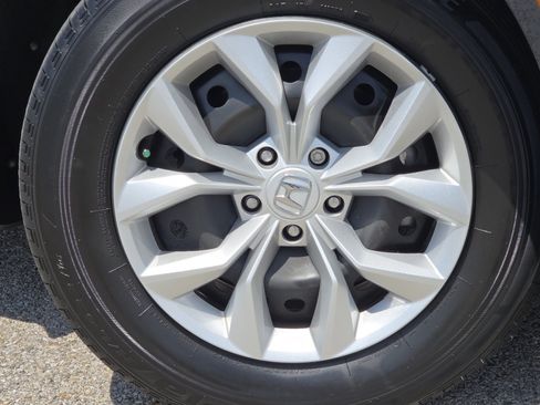 Used 2025 Honda CR-V LX image 7