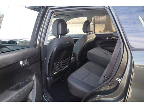 Used 2012 Kia Sorento LX w/ V6 Convenience Pkg image 7