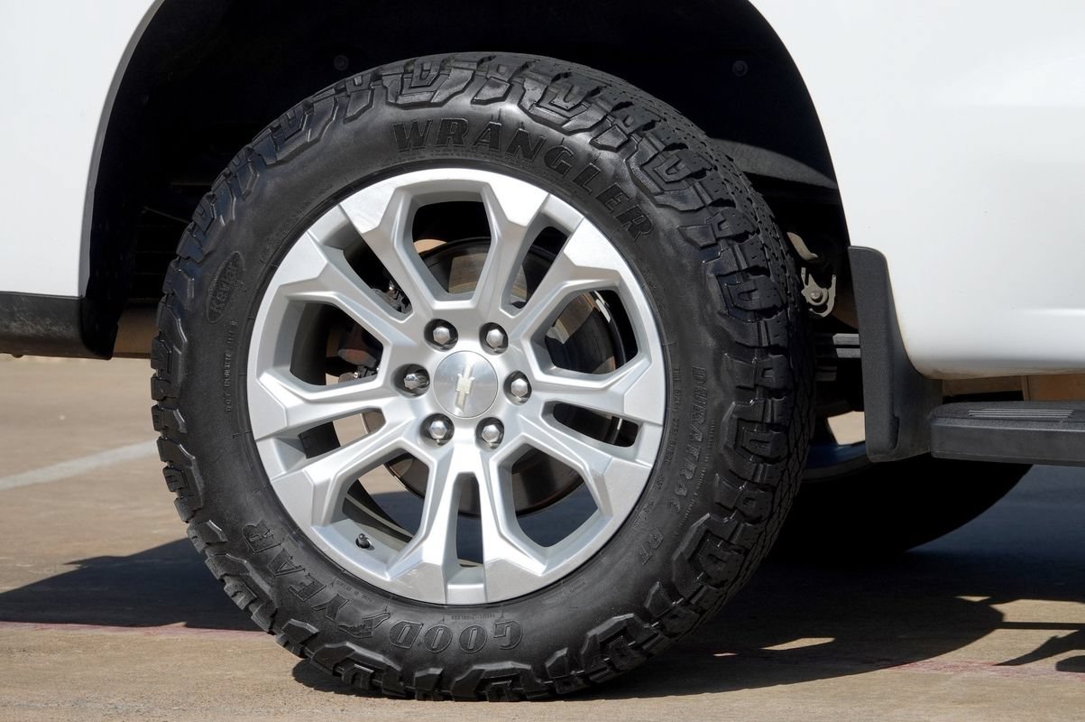 Used 2022 Chevrolet Silverado 1500 LTZ AWD/4WD image 29