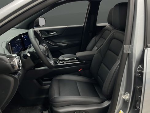 New 2026 Chevrolet Equinox LT w/ Convenience Package II AWD/4WD image 9