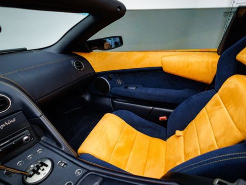 Used 2005 Lamborghini Murcielago Roadster AWD/4WD image 31