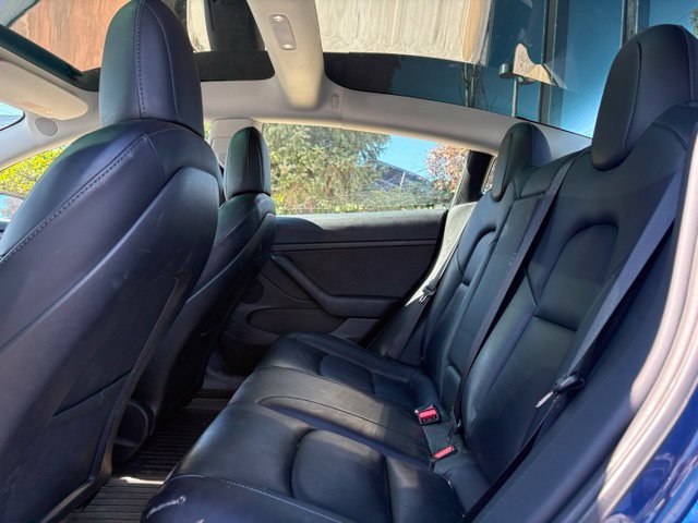 Used 2022 Tesla Model 3 Long Range AWD/4WD image 7