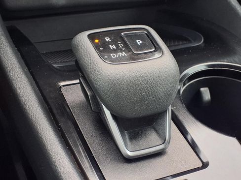 Used 2024 Nissan Rogue S FWD image 10