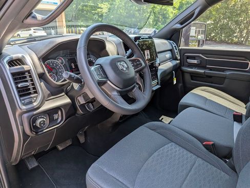 Used 2025 RAM 2500 Big Horn AWD/4WD image 12