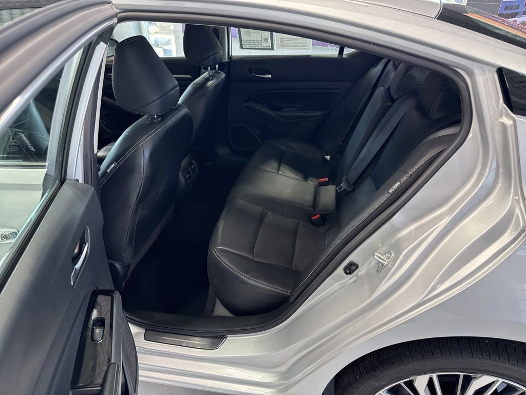 Used 2023 Nissan Altima 2.5 SL AWD/4WD image 11