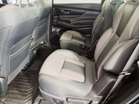 Used 2025 Subaru Ascent Onyx Edition AWD/4WD image 9