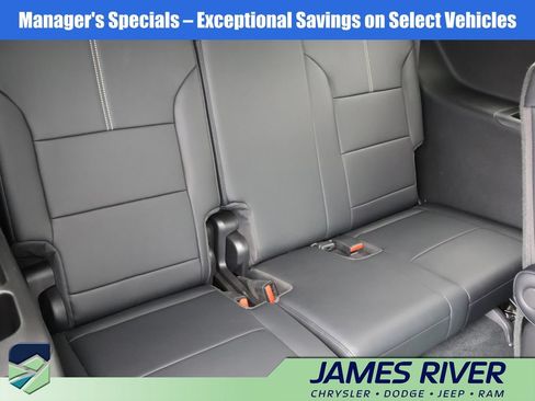 Used 2026 GMC Acadia Elevation w/ Elevation Premium Package AWD/4WD image 13