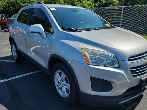 Used 2016 Chevrolet Trax LT w/ LT Convenience Package FWD image 8