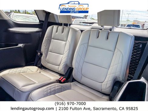 Used 2017 Ford Explorer Platinum AWD/4WD image 18
