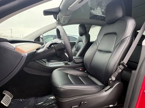 Used 2022 Tesla Model Y Performance image 19