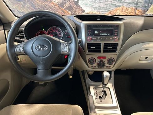 Used 2010 Subaru Impreza 2.5i Premium image 3