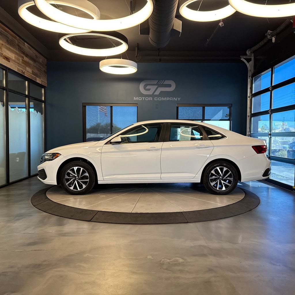 Used 2023 Volkswagen Jetta S FWD image 6