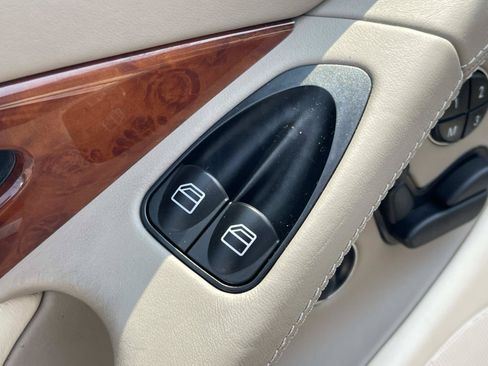 Used 2005 Mercedes-Benz SL 600 image 21