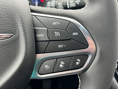 New 2026 Chrysler Pacifica Select image 21