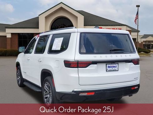 Used 2024 Jeep Wagoneer Series II w/ Flexible Seating Group AWD/4WD image 3