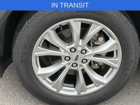 Used 2023 Ford Explorer XLT w/ Equipment Group 202A AWD/4WD image 17
