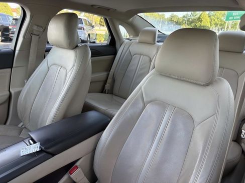 Used 2017 Lincoln MKZ Reserve FWD image 14