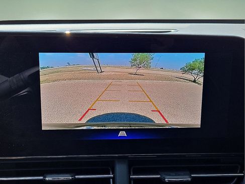 Used 2025 Chevrolet Trax ACTIV w/ Driver Confidence Package image 27