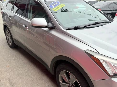 Used 2016 Hyundai Santa Fe SE image 3
