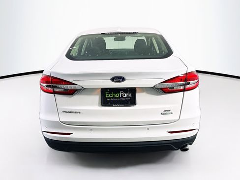 Used 2019 Ford Fusion SE image 7