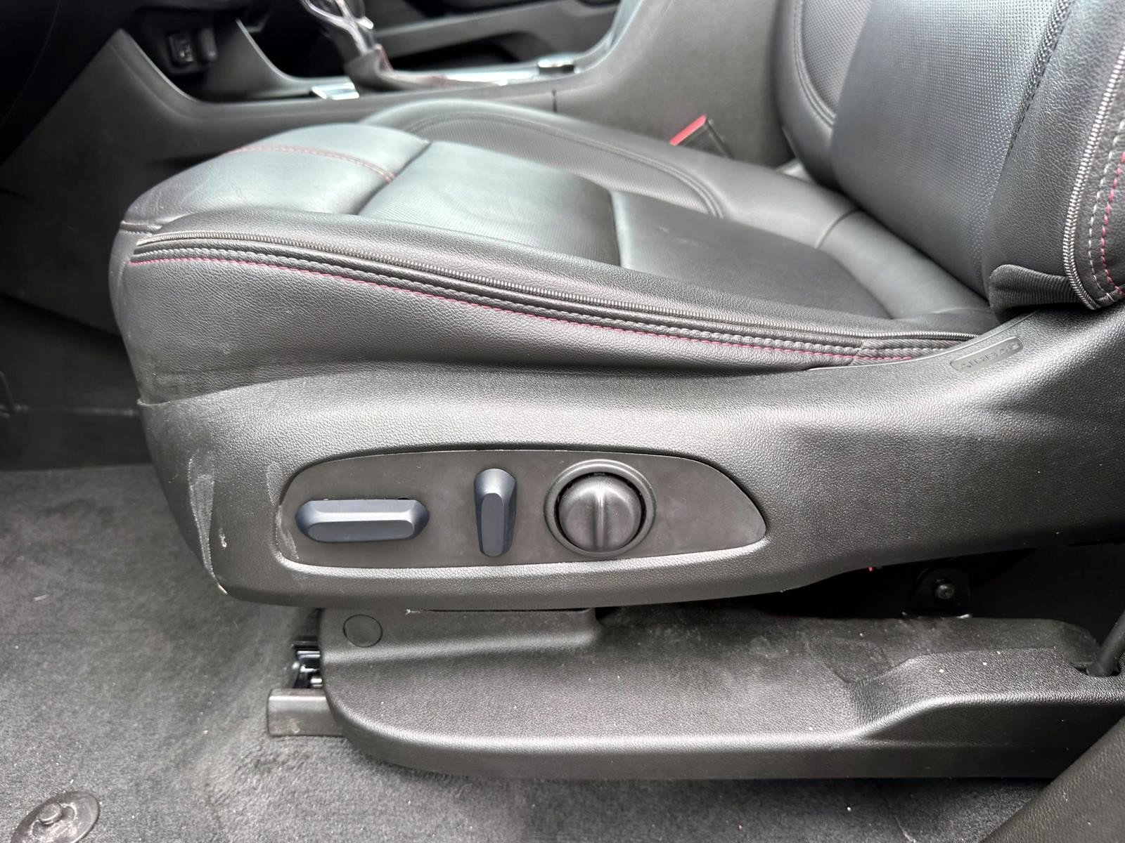 Used 2023 Chevrolet Traverse RS AWD/4WD image 10