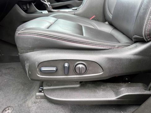 Used 2023 Chevrolet Traverse RS AWD/4WD image 10
