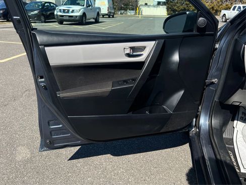 Used 2019 Toyota Corolla LE image 22