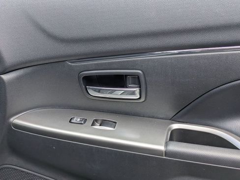 Used 2025 Mitsubishi Outlander Sport SE AWD/4WD image 33