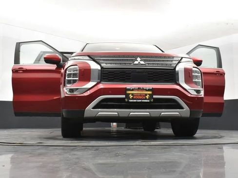 Used 2024 Mitsubishi Outlander Ralliart image 11