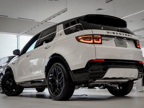 New 2026 Land Rover Discovery Sport Landmark AWD/4WD image 2